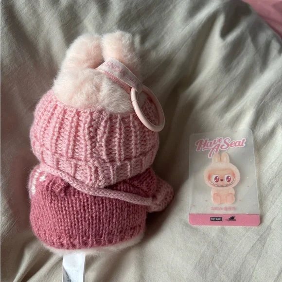 🩷LABUBU DADA COMES WITH OUTFIT🩷 - Picture 2 of 4